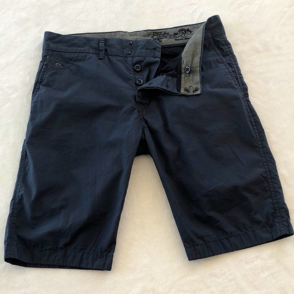 Men’s diesel size 30 GUC. Regular slim fit diesel navy blue shorts.